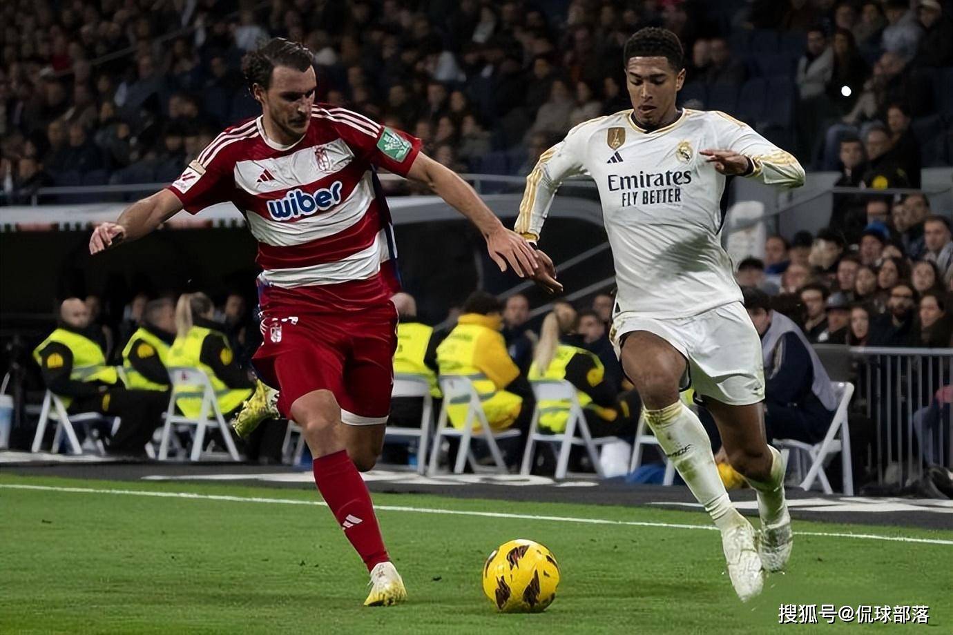 杨幂离婚7年连拿两大资源